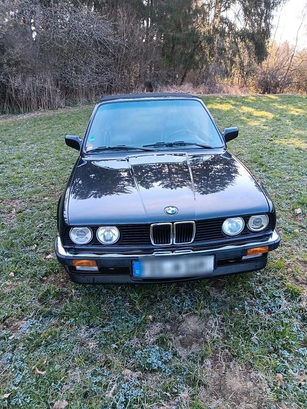 Schwarz Gebraucht 2025 BMW 325 Cabrio | 17.900 € - Bild 1/4