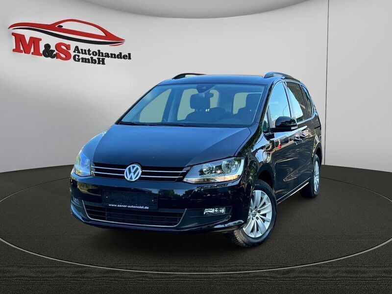 Deep black perleffekt Gebraucht 2022 VW Sharan Comfortline Van / Kleinbus | 22.490 € (Superpreis) - Bild 1/4