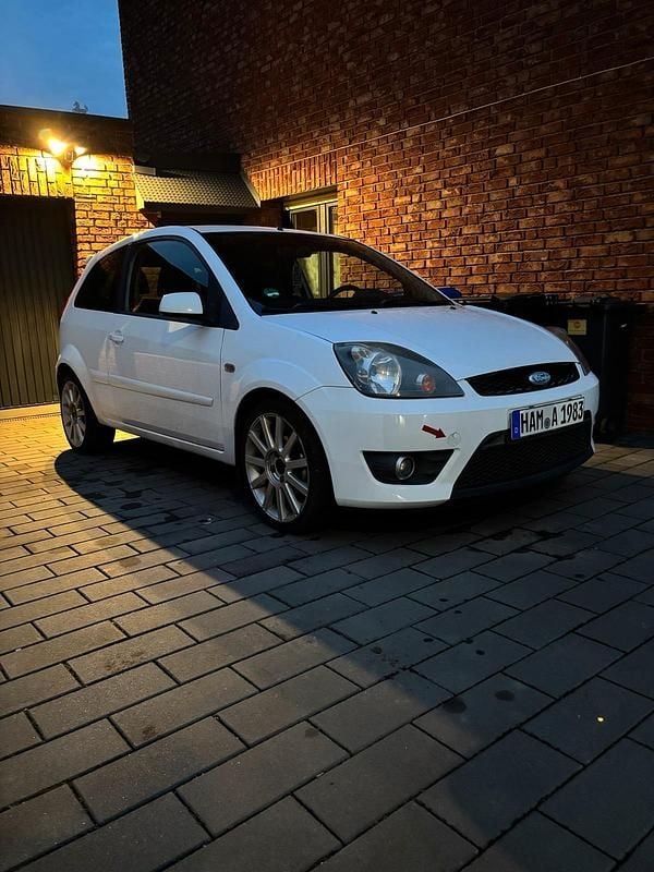 Gebraucht Ford Fiesta ST-Line 80 PS (58 kW) 2008 Weiß Kleinwagen