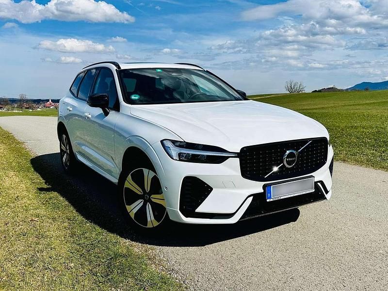 Gebraucht 2023 Volvo XC60 Plus SUV | 44.500 € (Fairer Preis) - Bild 1/4