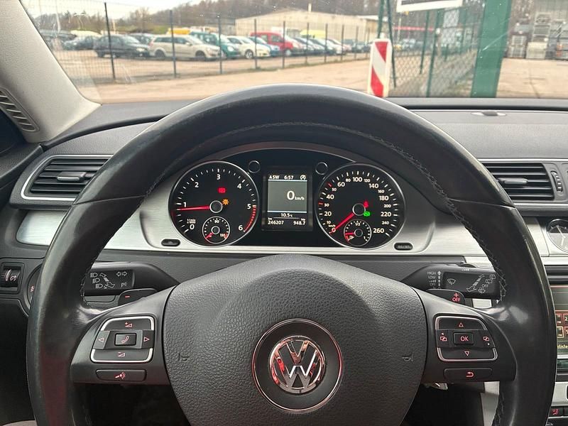 Gebraucht VW Passat R-line 170 PS (125 kW) 2011 Braun Kombi