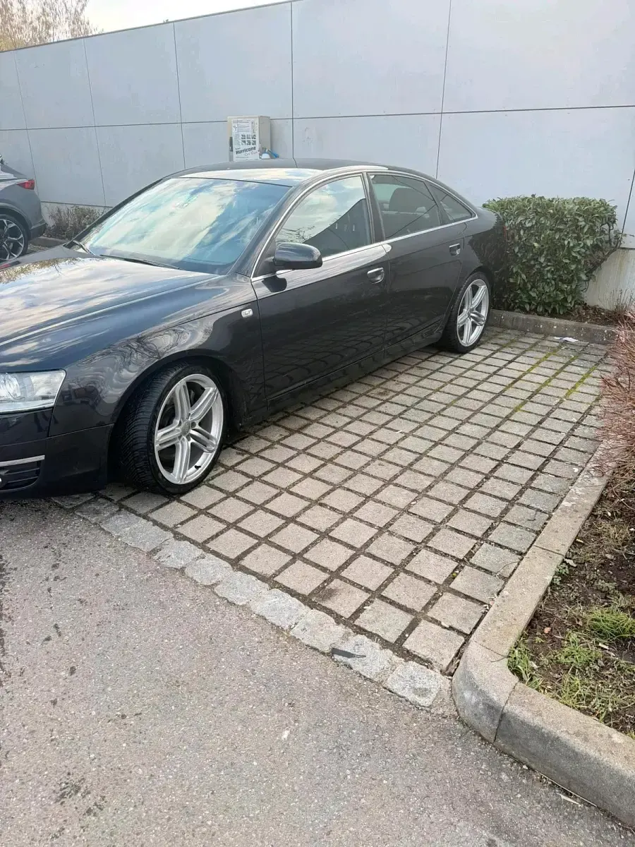 Gebraucht Audi A6 Ambiente 225 PS (165 kW) 2004 Schwarz Limousine