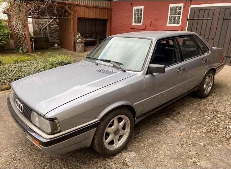 Blau Gebraucht 1986 Audi 90 Limousine | 6.500 € - Bild 1/4