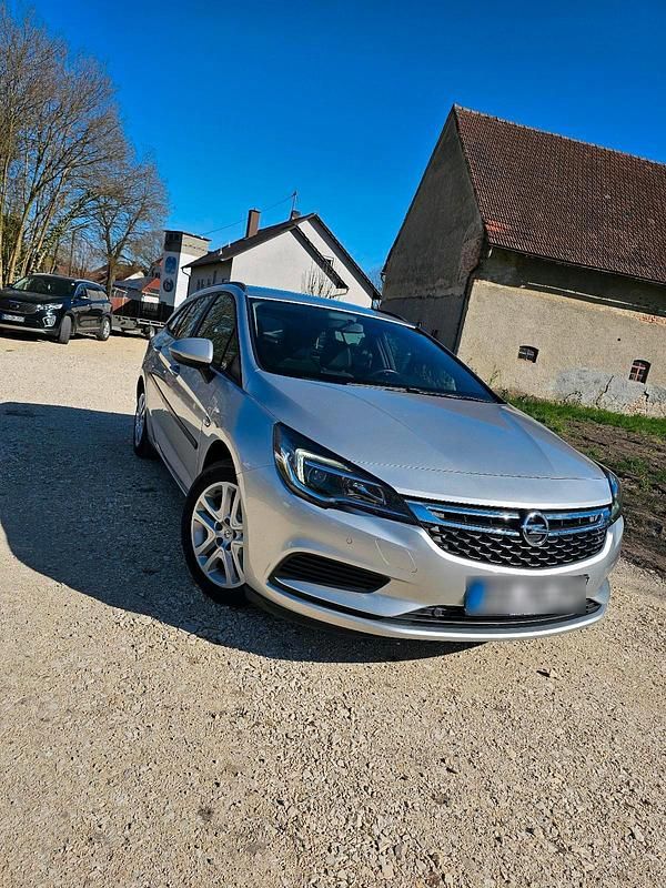 Używany Opel Astra 120 KM (88 kW) 2019 Srebrny Kombi