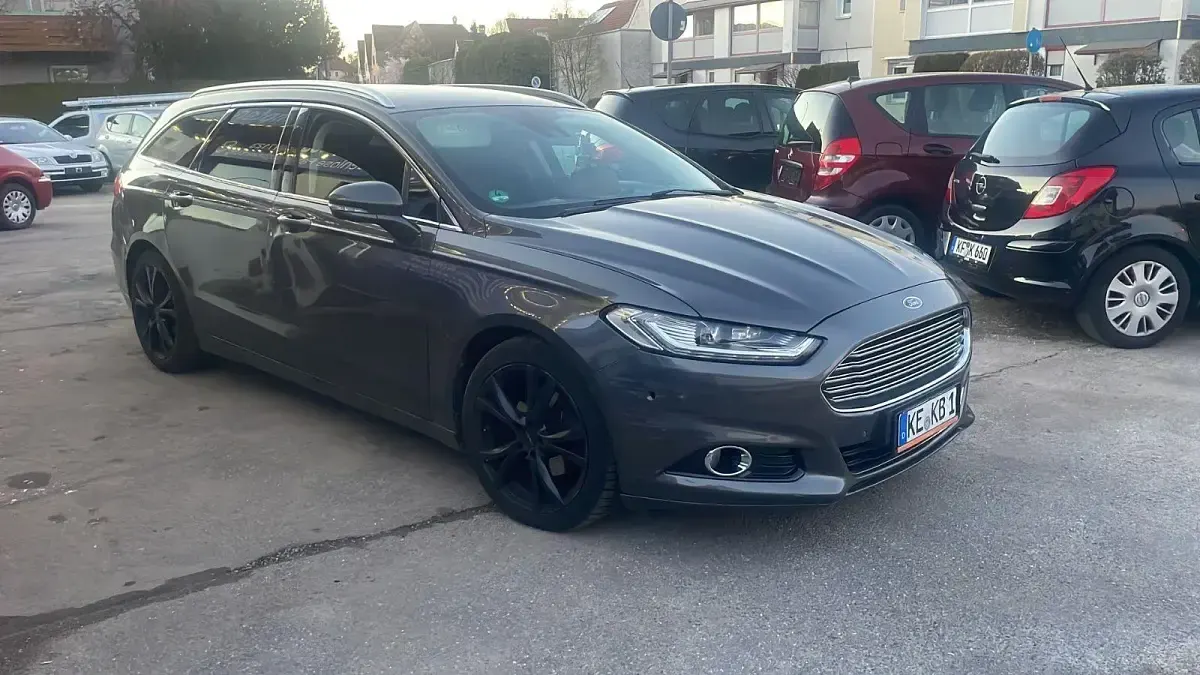 Gebraucht Ford Mondeo Titanium 150 PS (110 kW) 2016 Grau Kombi