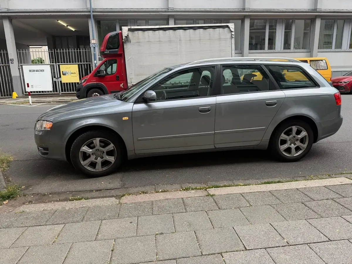 Gebraucht Audi A4 140 PS (102 kW) 2005 Grau Limousine