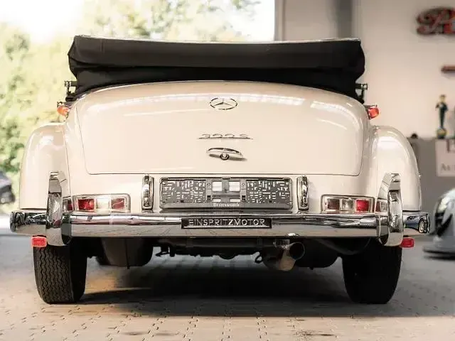 Gebraucht Mercedes 300 175 PS (128 kW) 1957 Grau Cabrio