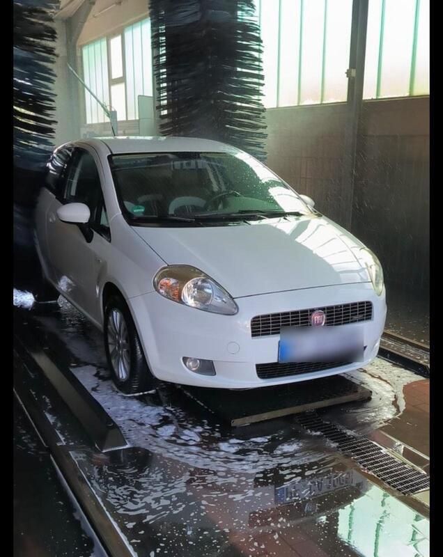Weiß Gebraucht 2009 Fiat Grande Punto Kleinwagen | 1.699 € (Fairer Preis) - Bild 1/4