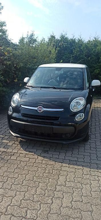 Schwarz Gebraucht 2014 Fiat 500L Easy Van / Kleinbus | 6.900 € (Fairer Preis) - Bild 1/4