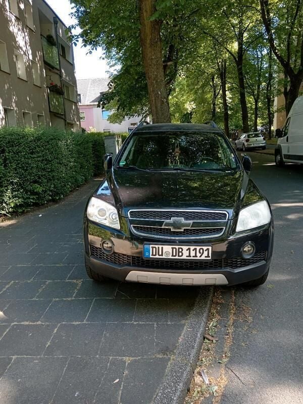 Schwarz Gebraucht 2009 Chevrolet Captiva SUV | 4.500 € - Bild 1/4
