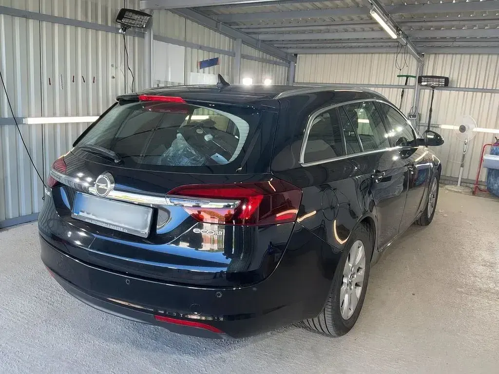 Gebraucht Opel Insignia 140 PS (102 kW) 2015 Schwarz Kombi
