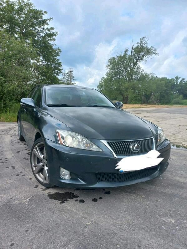 Grau Gebraucht 2009 Lexus IS220d Limousine | 6.000 € - Bild 1/4