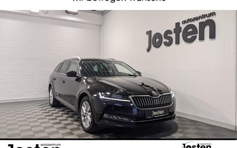 Schwarz (blackmagic perleffekt (schwarz)) Gebraucht 2024 Skoda Superb Style Kombi | 29.990 € (Guter Preis) - Bild 1/4