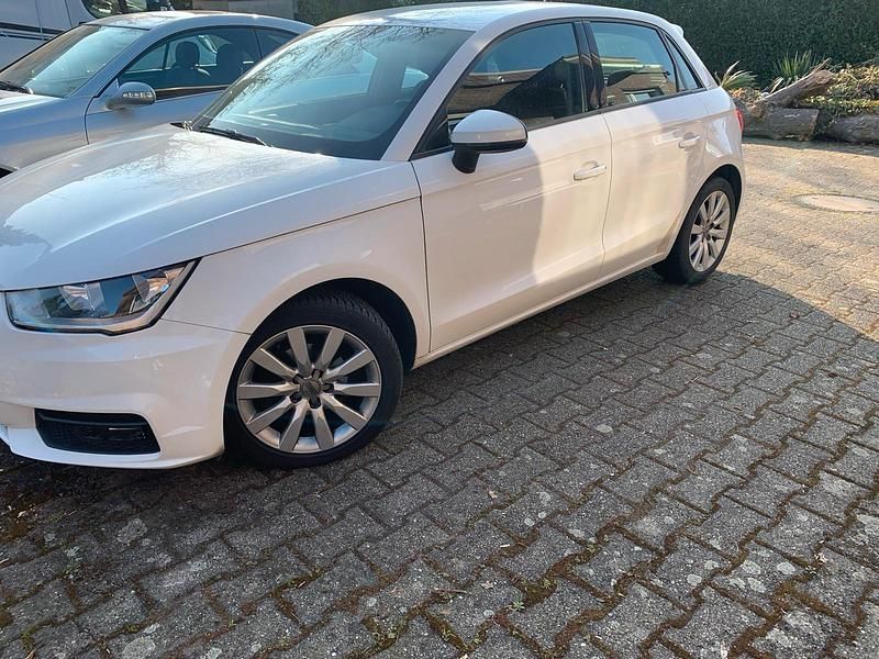 Gebraucht Audi A1 99 PS (72 kW) 2016 Weiß Kleinwagen