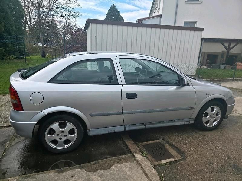 Second-hand Opel Astra 75 CP (55 kW) 1999 Gri Hatchback