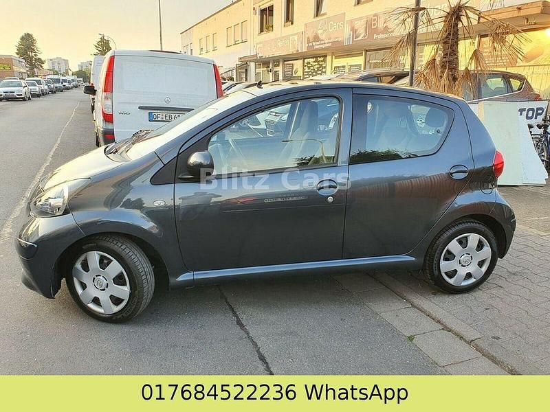 Gebraucht Toyota Aygo Cool 68 PS (50 kW) 2006 Grau Kleinwagen