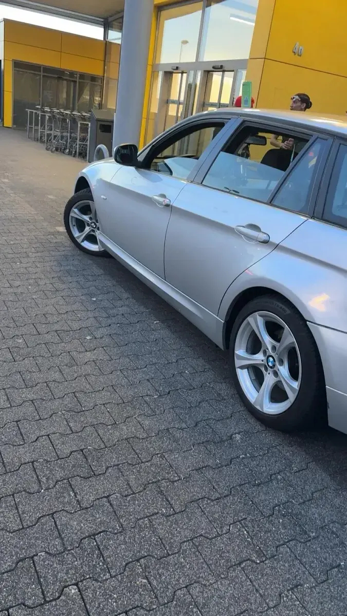 Gebraucht BMW 320 177 PS (130 kW) 2009 Kombi