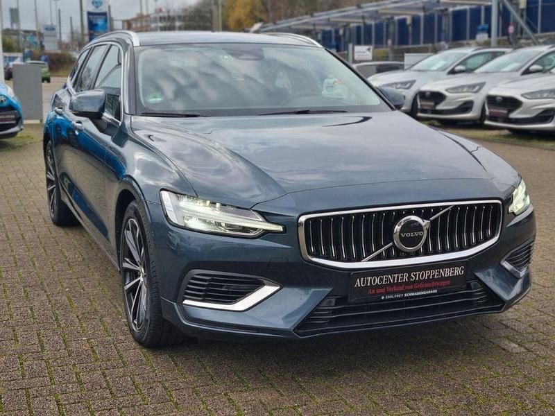 Gebraucht Volvo V60 455 PS (334 kW) 2022 Blau Kombi