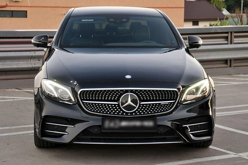 Schwarz Gebraucht 2016 Mercedes E43 AMG AMG Limousine | 30.000 € - Bild 1/4