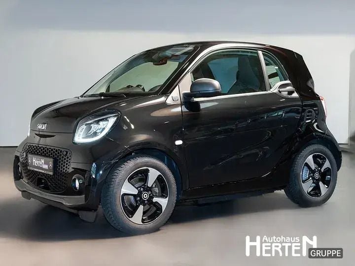 Bodypanels in black Gebraucht 2024 Smart Roadster Exclusive Kleinwagen | 16.900 € - Bild 1/4