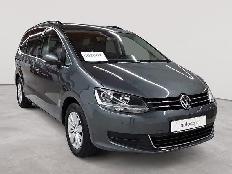 Indiumgrau metallic Gebraucht 2021 VW Sharan Comfortline Van / Kleinbus | 24.590 € (Guter Preis) - Bild 1/4
