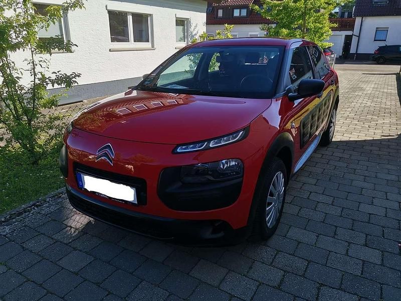 Rot Gebraucht 2017 Citroën C4 Cactus Kleinwagen | 16.999 € - Bild 1/4