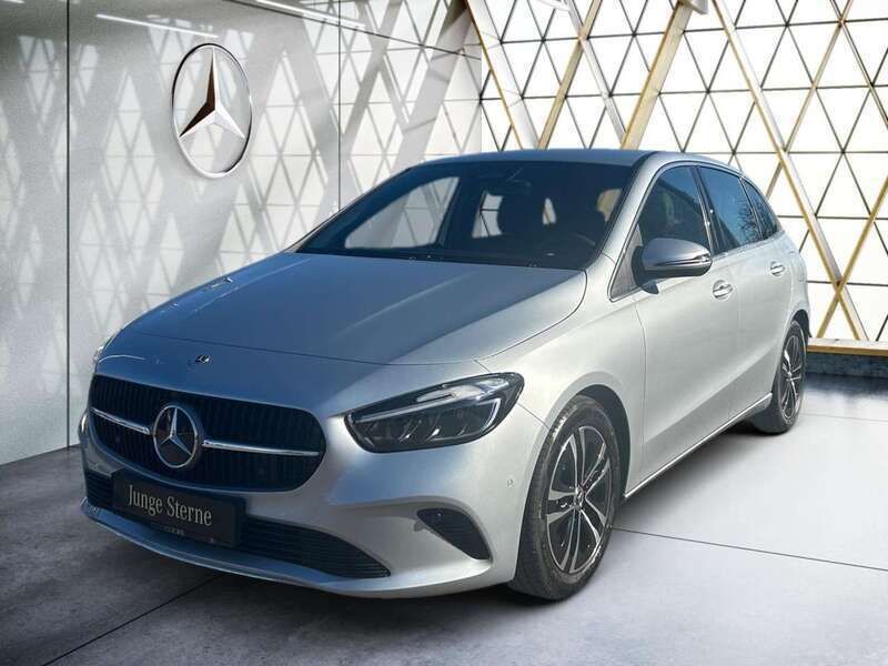 Metalliclack hightechsilber Gebraucht 2024 Mercedes B180 Progressive Van / Kleinbus | 29.489 € (Guter Preis) - Bild 1/4