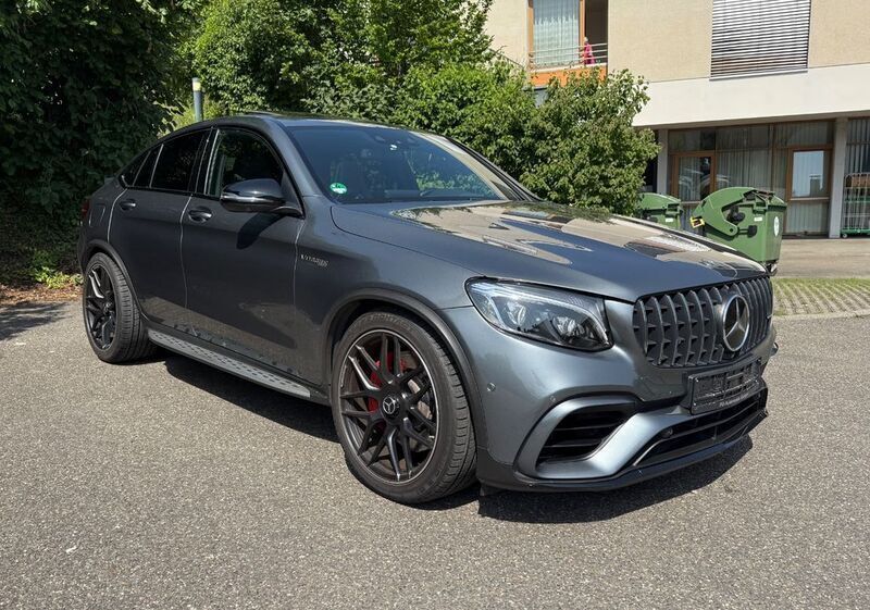 Grau Gebraucht 2018 Mercedes GLC63 AMG AMG Coupé | 64.777 € - Bild 1/4