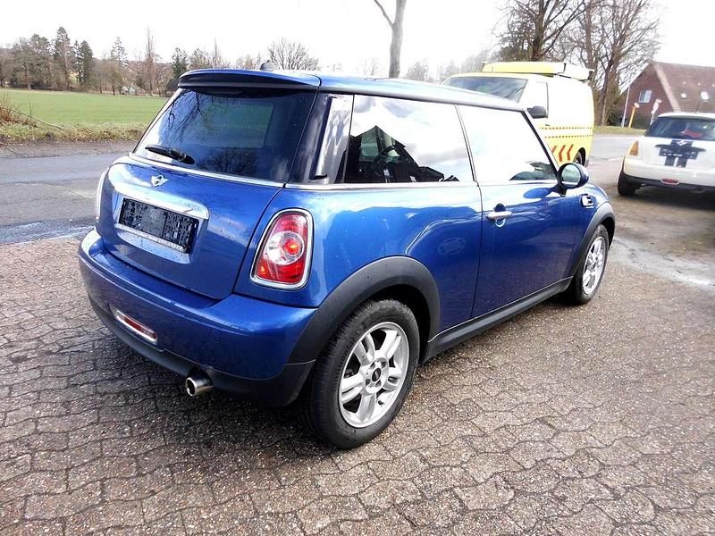 Gebraucht Mini ONE 75 PS (55 kW) 2013 Lightning blue metallic Kleinwagen