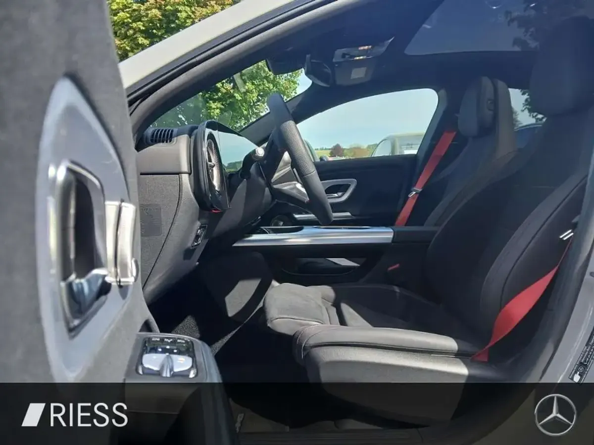 Gebraucht Mercedes CLA220 AMG 211 PS (155 kW) 2026 Manufaktur lack manufaktur alpingrau uni Limousine