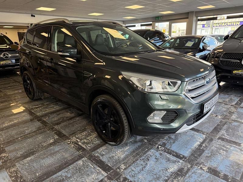 Gebraucht Ford Kuga Titanium 150 PS (110 kW) 2017 Grün SUV