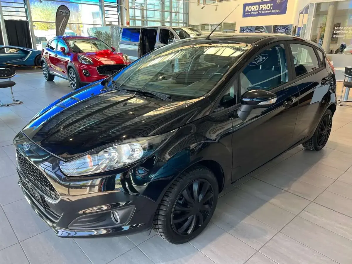 Gebraucht Ford Fiesta Trend 82 PS (60 kW) 2017 Iridiumschwarz metallic Kleinwagen