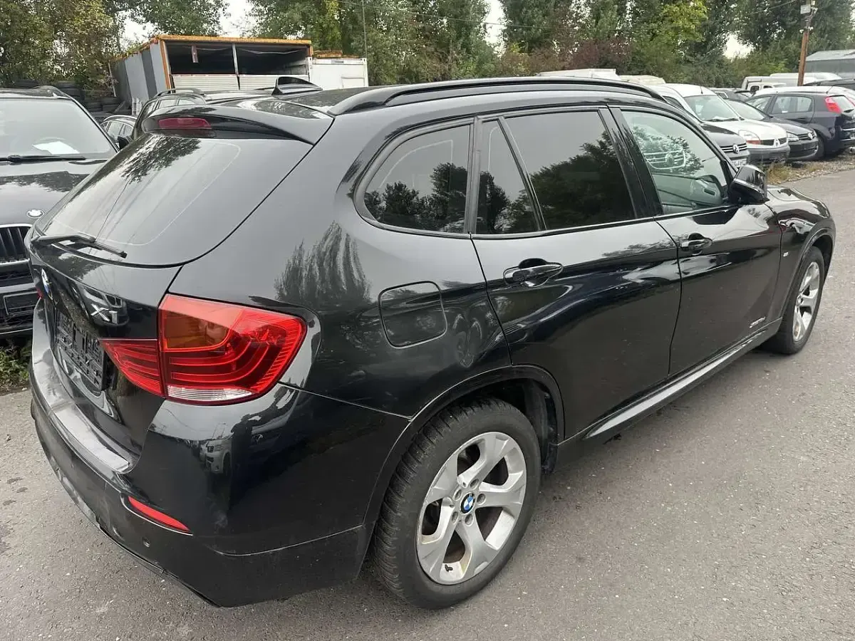 Gebraucht BMW X1 M Sport 143 PS (105 kW) 2015 Black sapphire metallic SUV