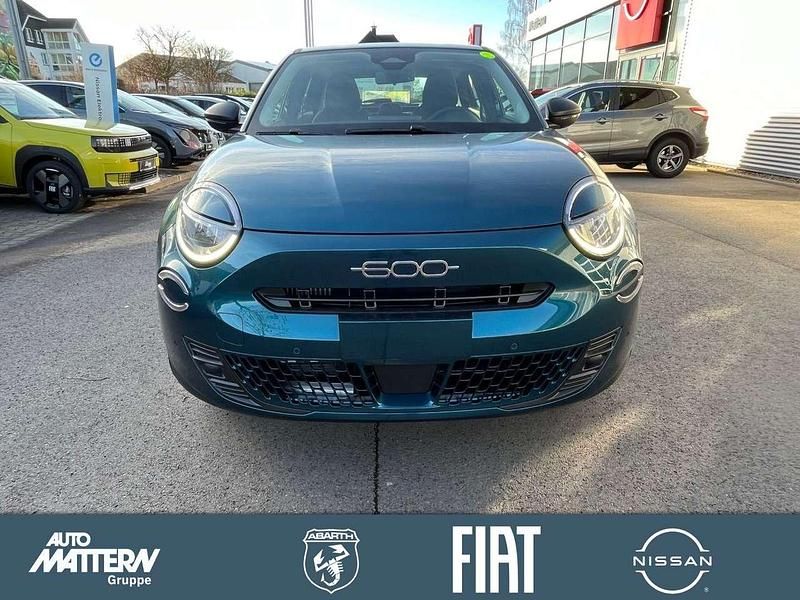 Neu Fiat 600 110 PS (80 kW) 2025 688  mare grün SUV