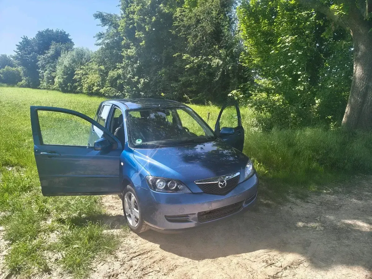 Gebraucht Mazda 2 80 PS (58 kW) 2007 Blau Kleinwagen