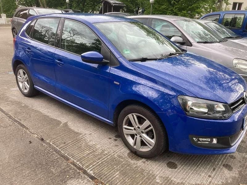 Blau Gebraucht 2014 VW Polo Comfortline Limousine | 6.400 € (Fairer Preis) - Bild 1/4