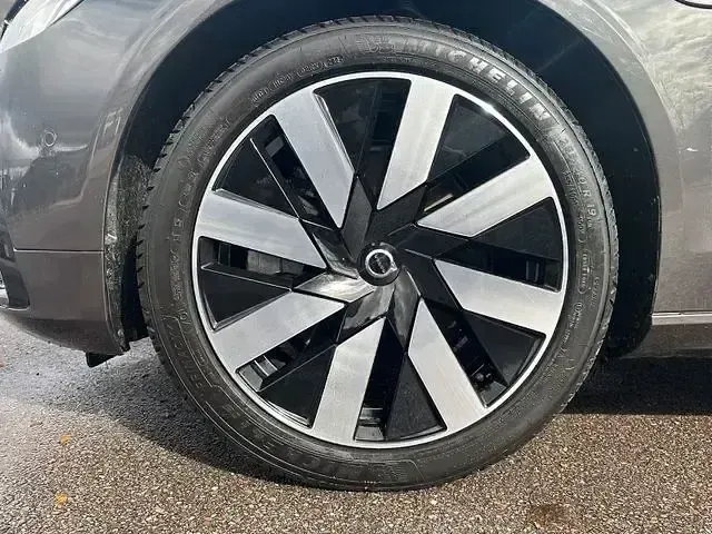 Gebraucht Volvo V90 Plus 349 PS (256 kW) 2025 Grau Kombi