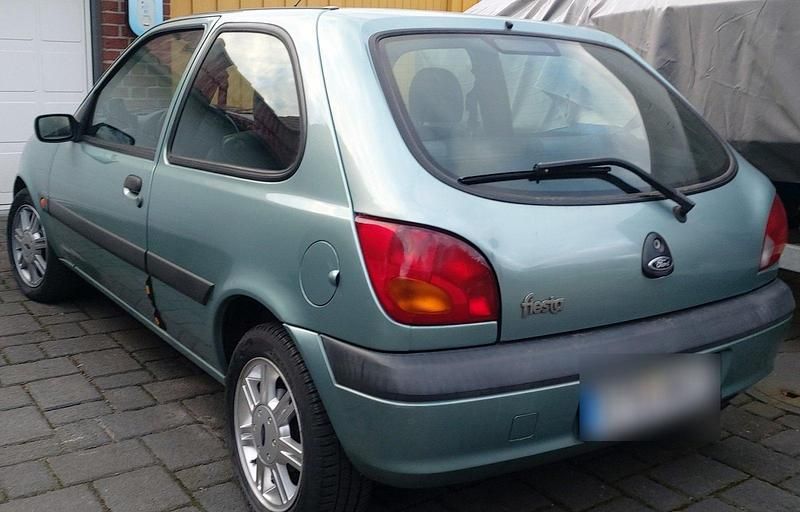 Gebraucht Ford Fiesta 60 PS (44 kW) 2001 Grün Kleinwagen