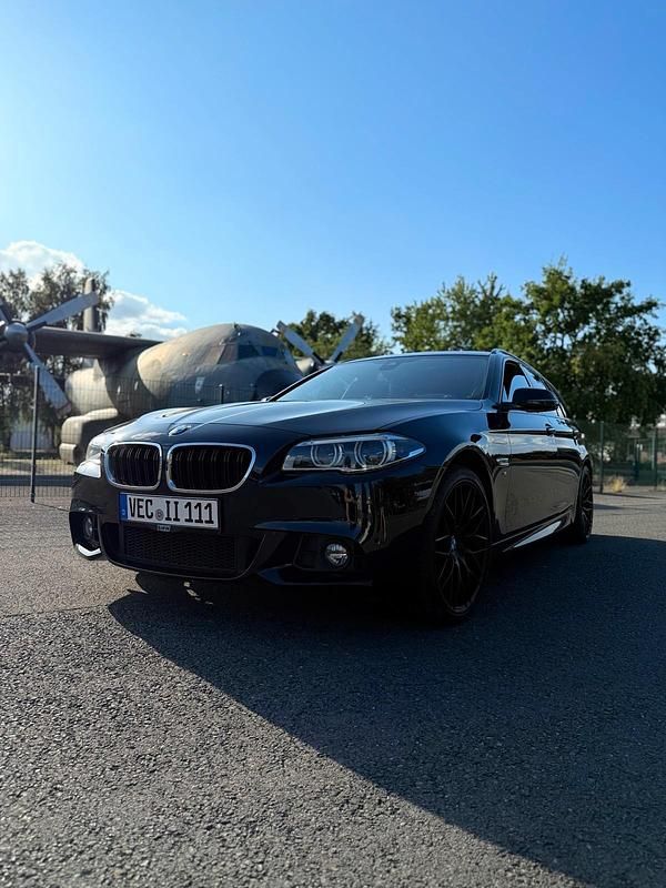 Blau Gebraucht 2016 BMW 530 Kombi | 19.999 € (Teuer) - Bild 1/4