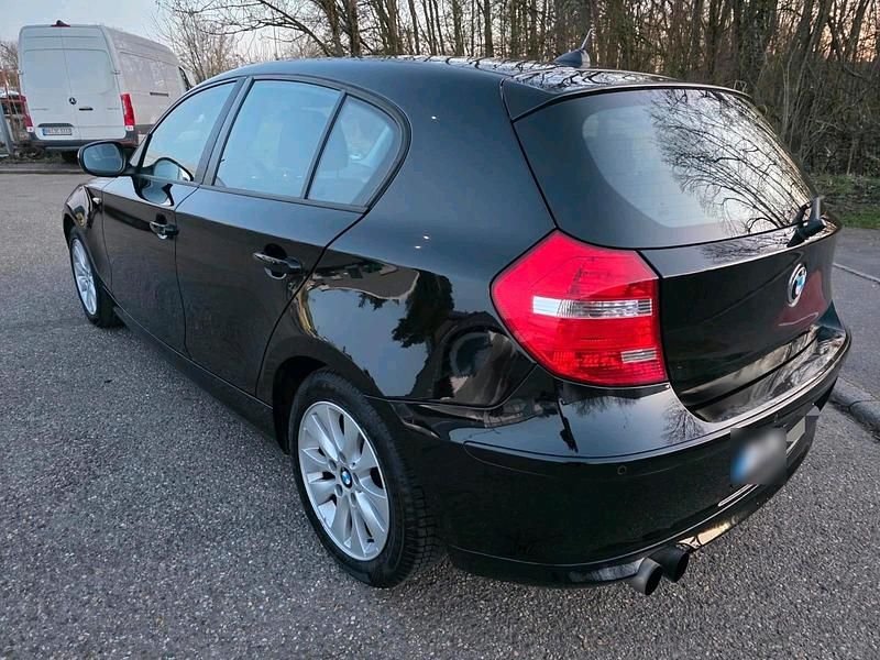 Gebraucht BMW 116 Sport Line 122 PS (89 kW) 2010 Schwarz Kleinwagen