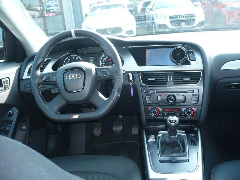 Gebraucht Audi A4 Ambiente 160 PS (117 kW) 2011 Braun Limousine