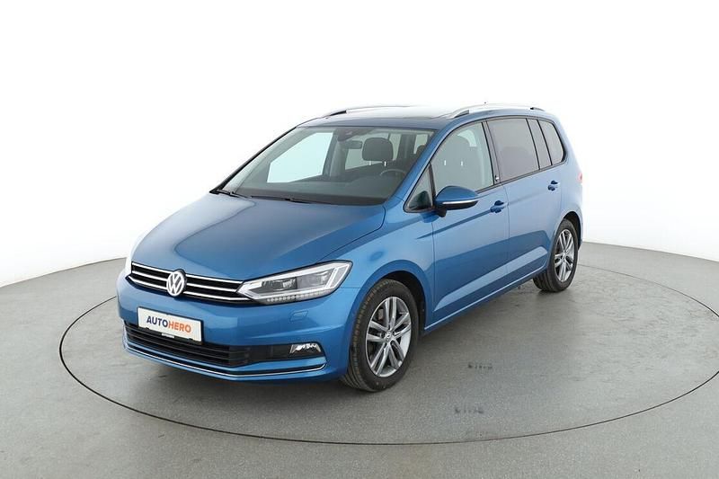 Blau Gebraucht 2017 VW Touran Sound Van / Kleinbus | 22.470 € (Teuer) - Bild 1/3