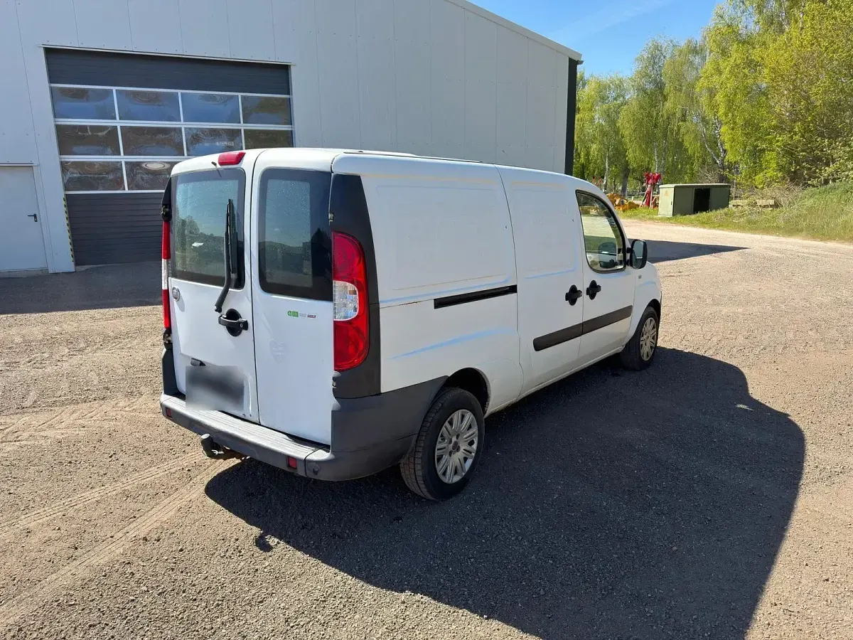 Gebraucht Fiat Doblò 100 PS (73 kW) 2009 Weiß Van / Kleinbus