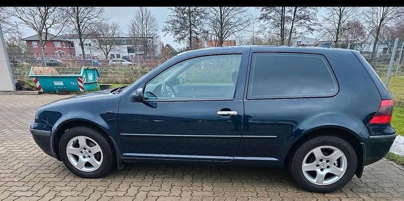 Gebraucht VW Golf IV 102 PS (75 kW) 2002 Blau Limousine