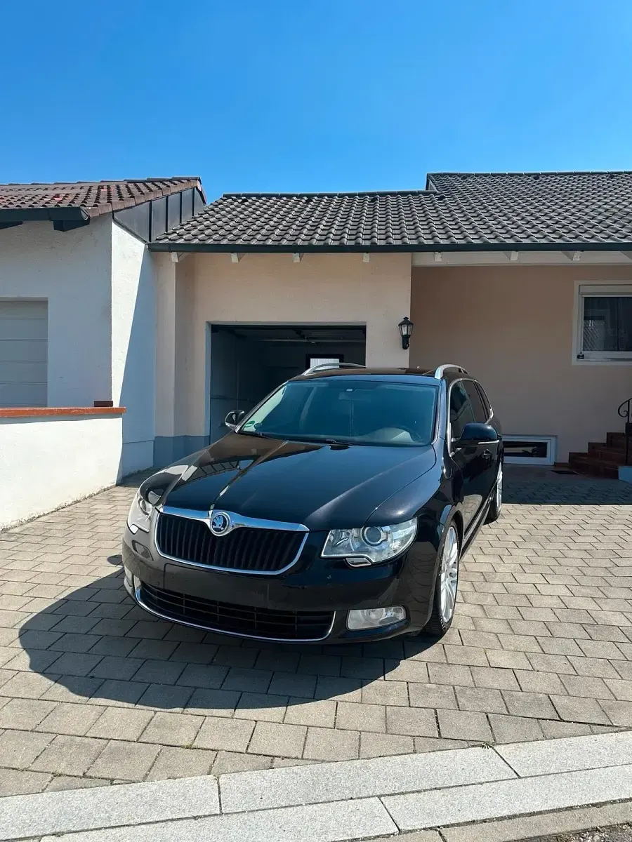 Gebraucht Skoda Superb 170 PS (125 kW) 2011 Schwarz Kombi