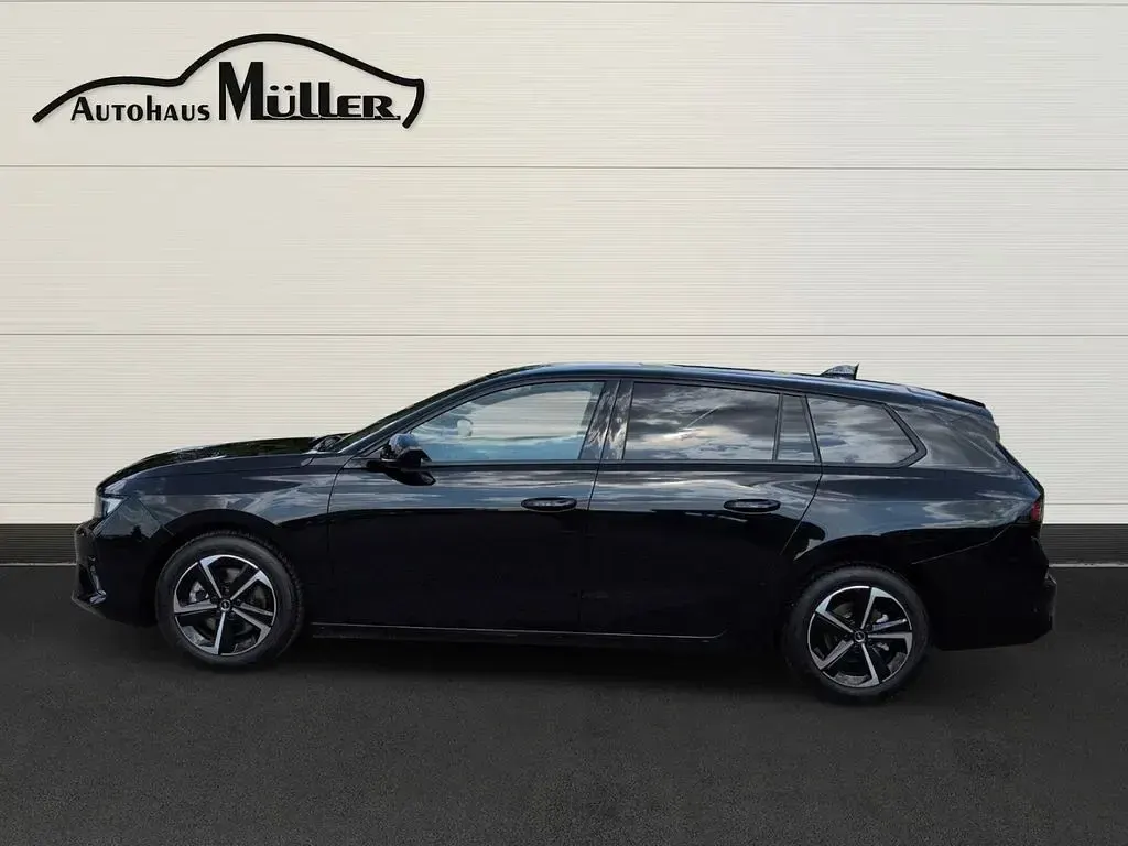 Gebraucht Opel Astra 131 PS (96 kW) 2025 Lackierung schwarz perla nera/ Kleinwagen