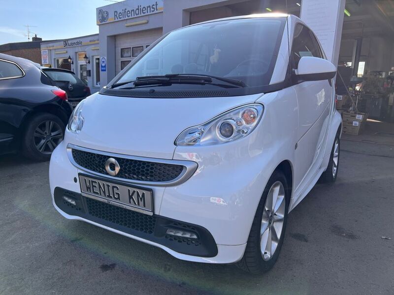 Weiß Gebraucht 2013 Smart ForTwo Electric Drive Coupé | 6.450 € (Fairer Preis) - Bild 1/4