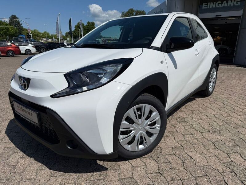 Schneeweiß Neu 2025 Toyota Aygo Business Edition Kleinwagen | 18.569 € - Bild 1/4
