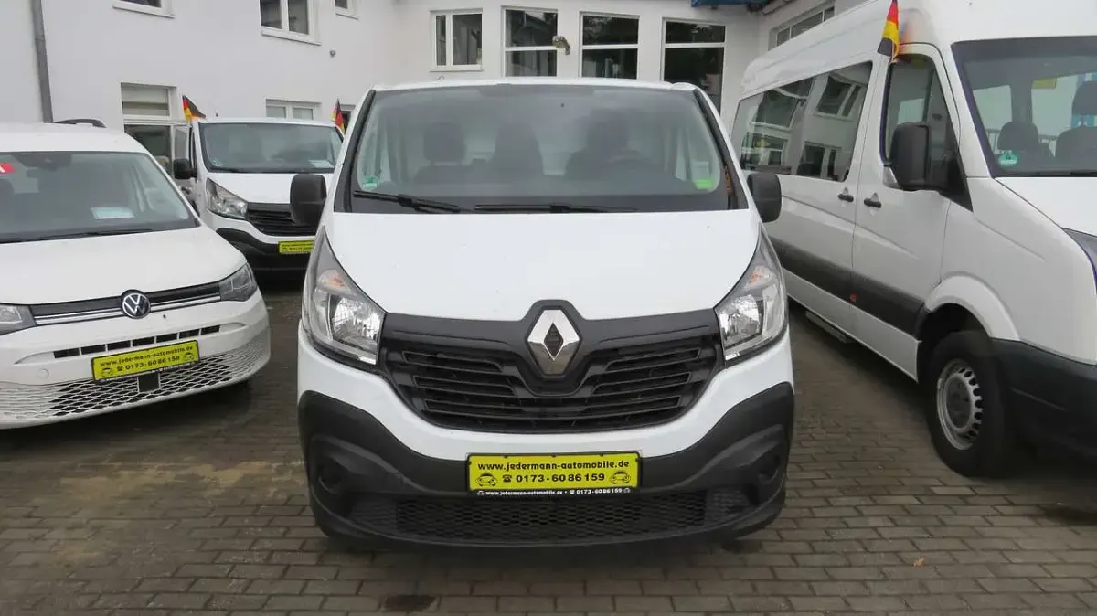 Gebraucht Renault Trafic Komfort 120 PS (88 kW) 2016 Gletscherweiss Van / Kleinbus