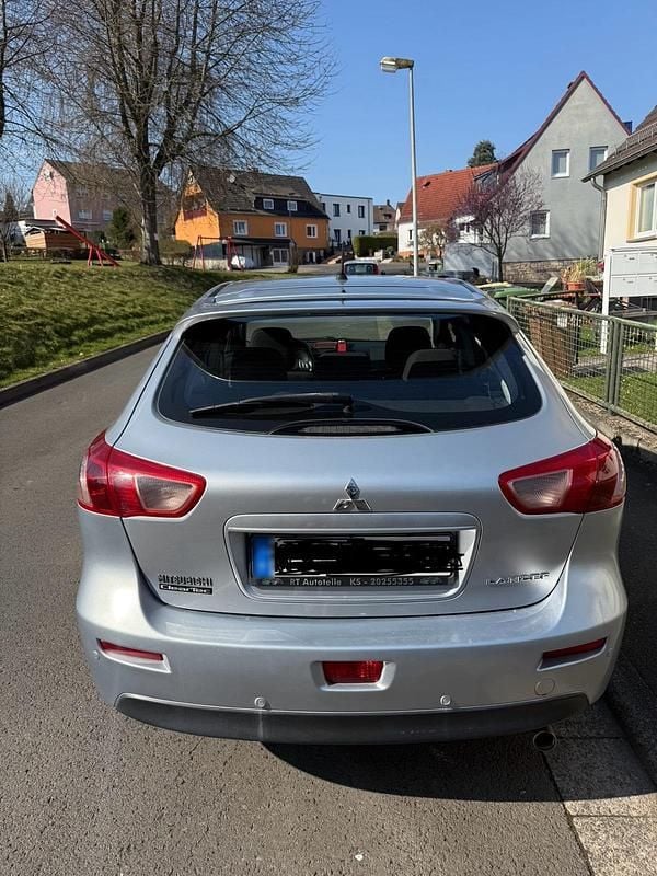 Gebraucht Mitsubishi Lancer 140 PS (102 kW) 2011 Silber Limousine
